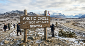 Read more about the article Arctic Circle Latitude: The Hidden Line That Decides When the Sun Refuses to Set